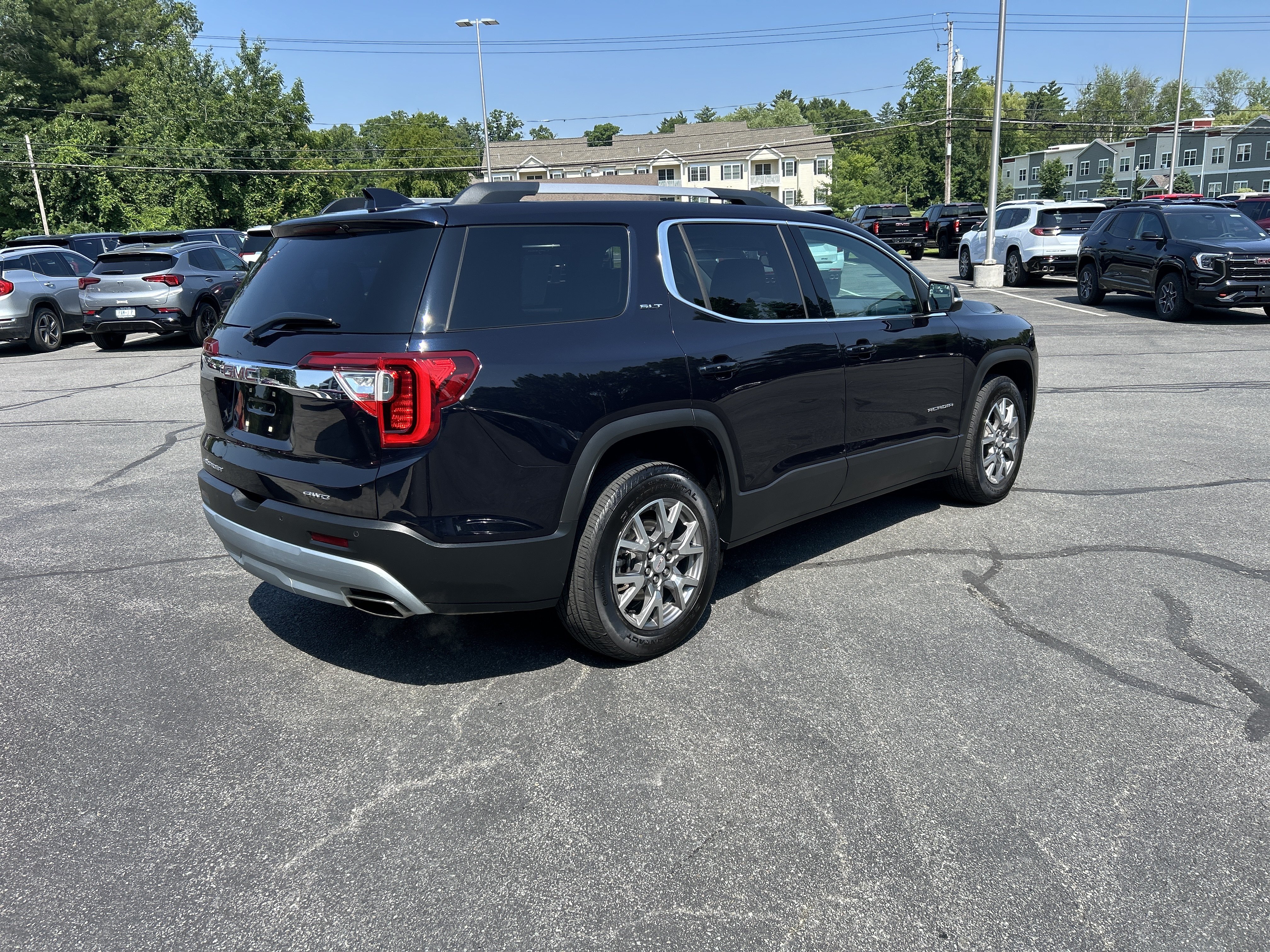 Certified 2021 GMC Acadia SLT w/ Premium Package AWD/4WD image 15