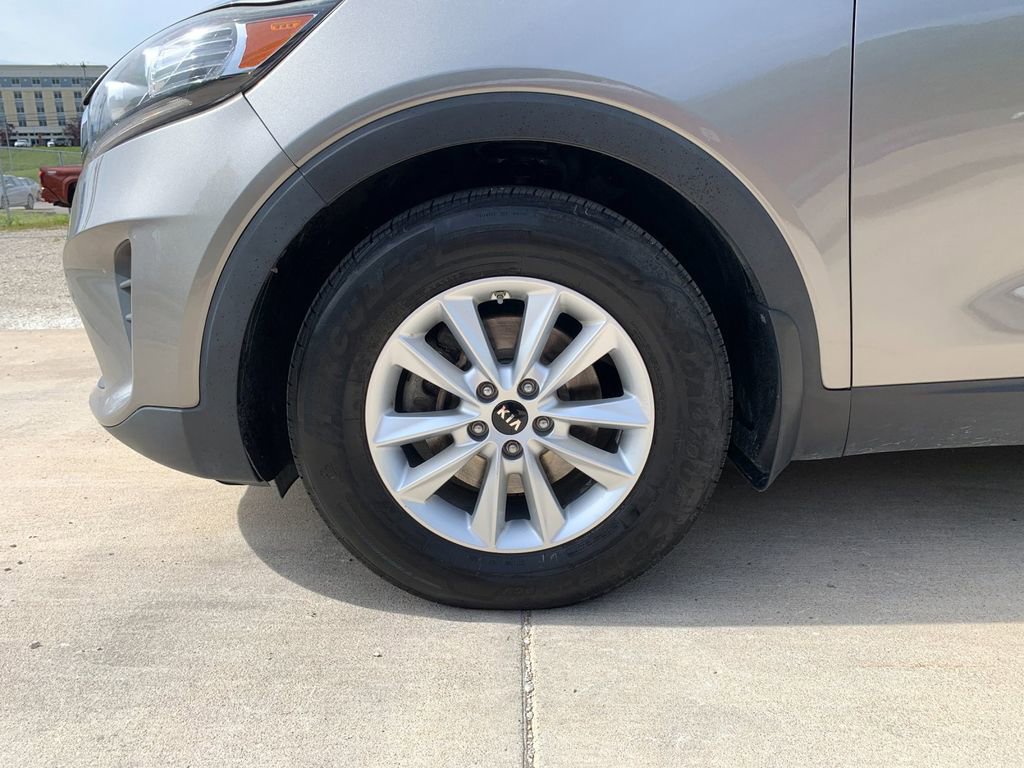 Used 2019 Kia Sorento FWD V6 image 35