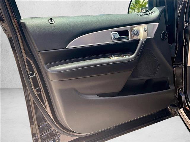 Used 2013 Lincoln MKX AWD image 16