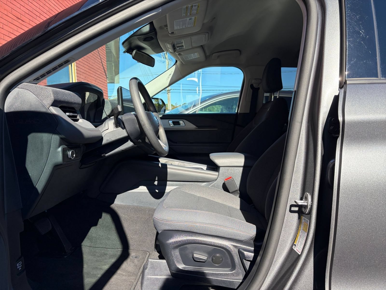 Used 2026 Ford Explorer Active AWD/4WD image 26