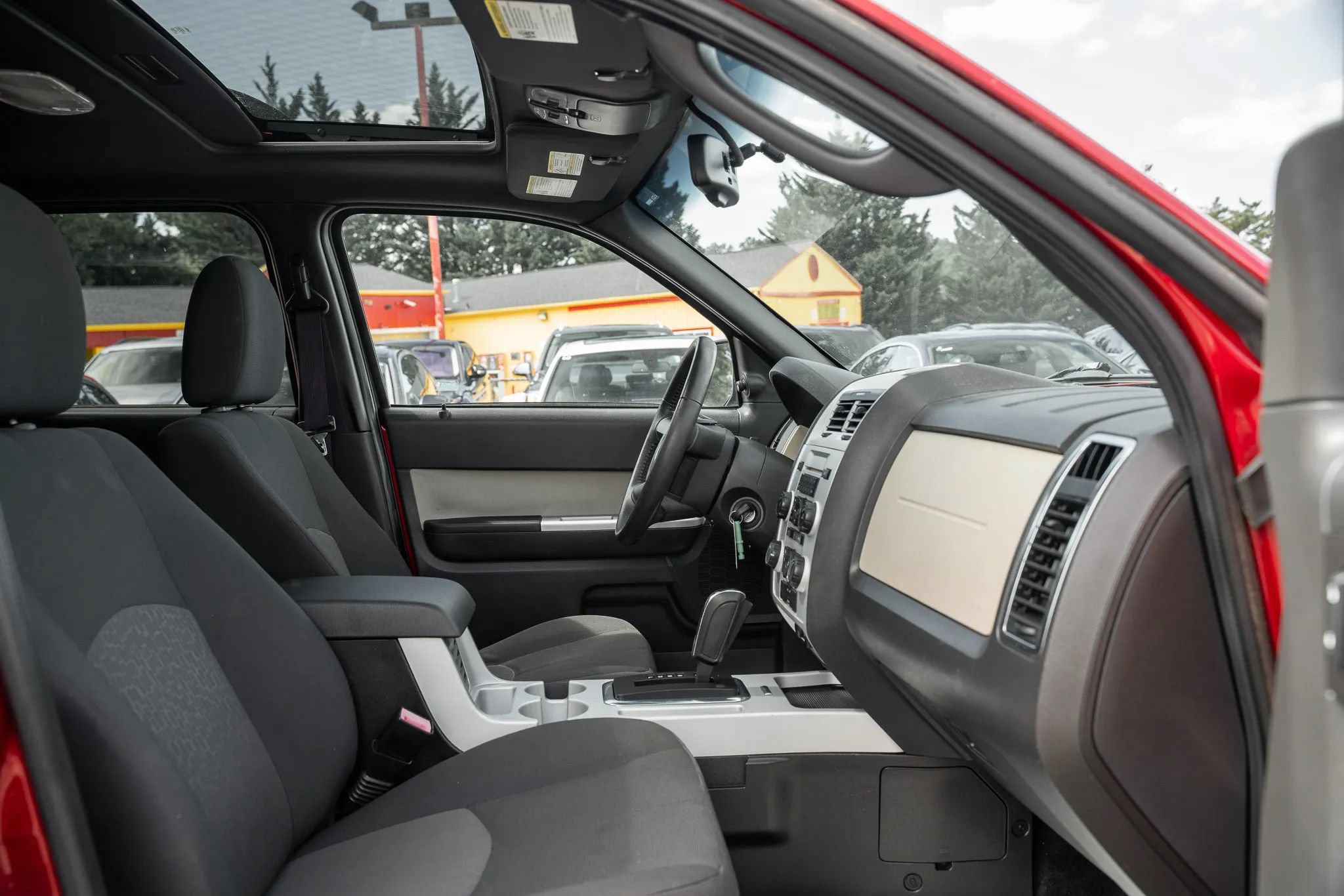 Used 2010 Mercury Mariner 4WD image 12