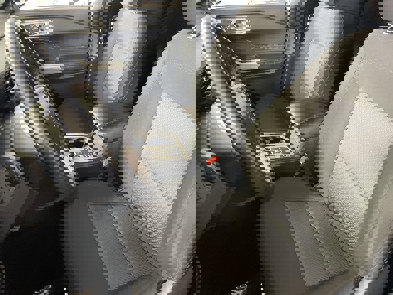 Used 2022 Ford Explorer XLT image 19