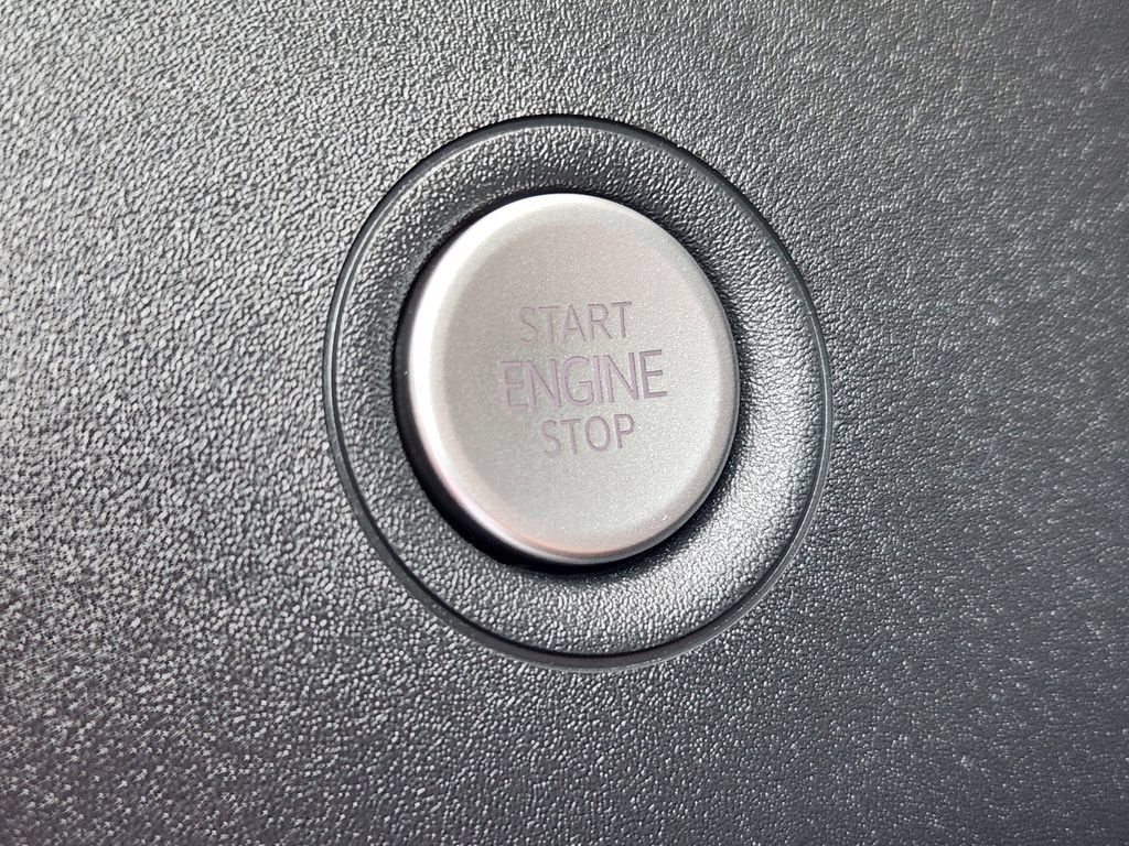 Certified 2024 Volkswagen ID.4 Pro AWD/4WD image 18