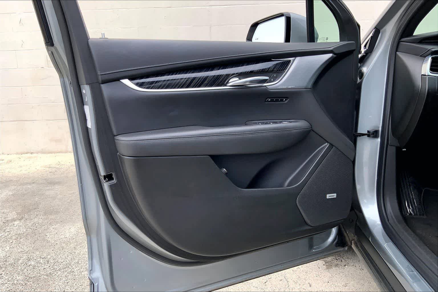 Used 2024 Cadillac XT6 Premium Luxury image 28