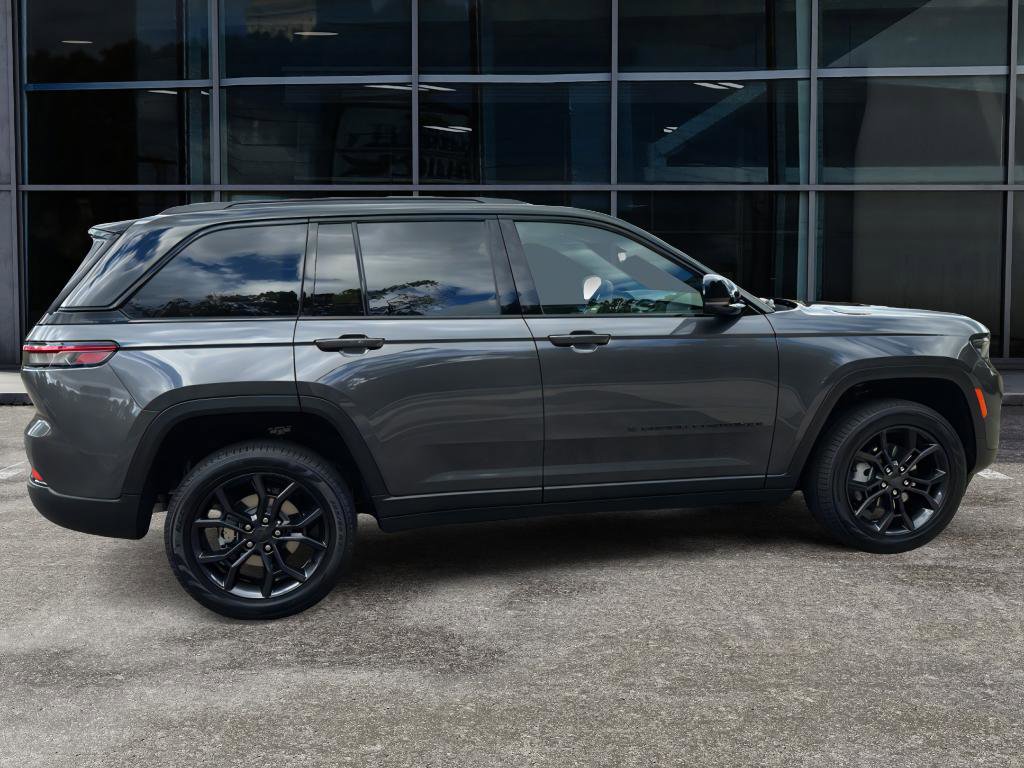 New 2025 Jeep Grand Cherokee Limited image 8