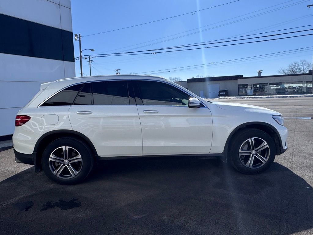 Used 2017 Mercedes-Benz GLC 300 4MATIC image 8