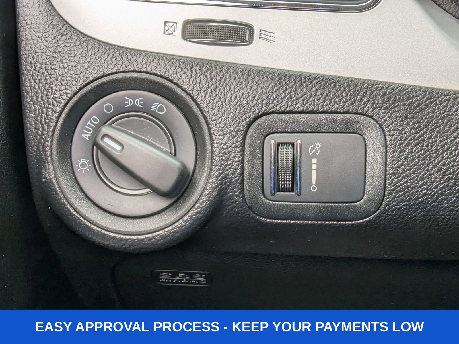 Used 2019 Dodge Journey SE image 35