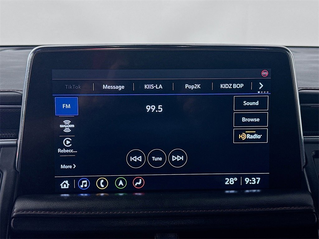 Used 2021 Chevrolet Suburban RST w/ Luxury Package image 17