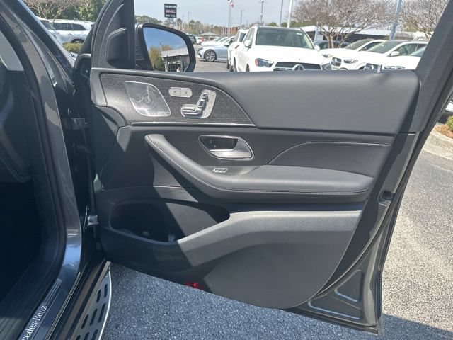 Used 2026 Mercedes-Benz GLS 450 4MATIC image 41