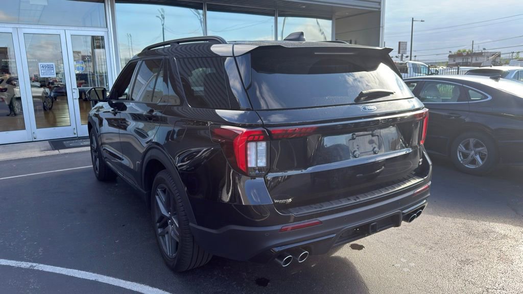 Used 2025 Ford Explorer ST w/ Sun And Sound Package AWD/4WD image 5