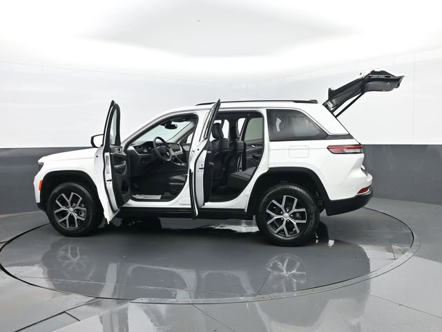 Used 2023 Jeep Grand Cherokee Limited image 33