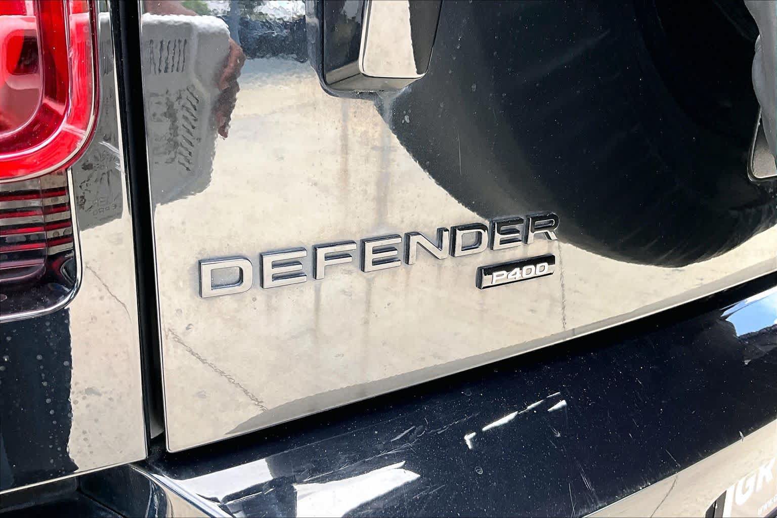 Used 2023 Land Rover Defender 130 SE AWD/4WD image 10