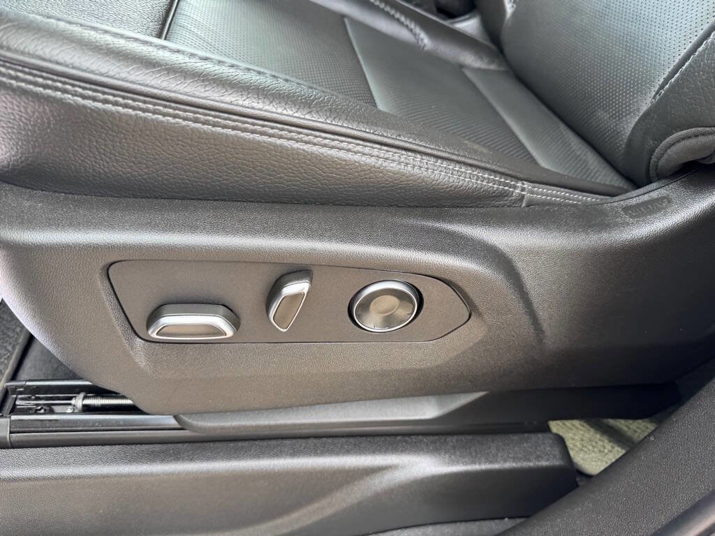 Used 2024 GMC Yukon Denali image 15