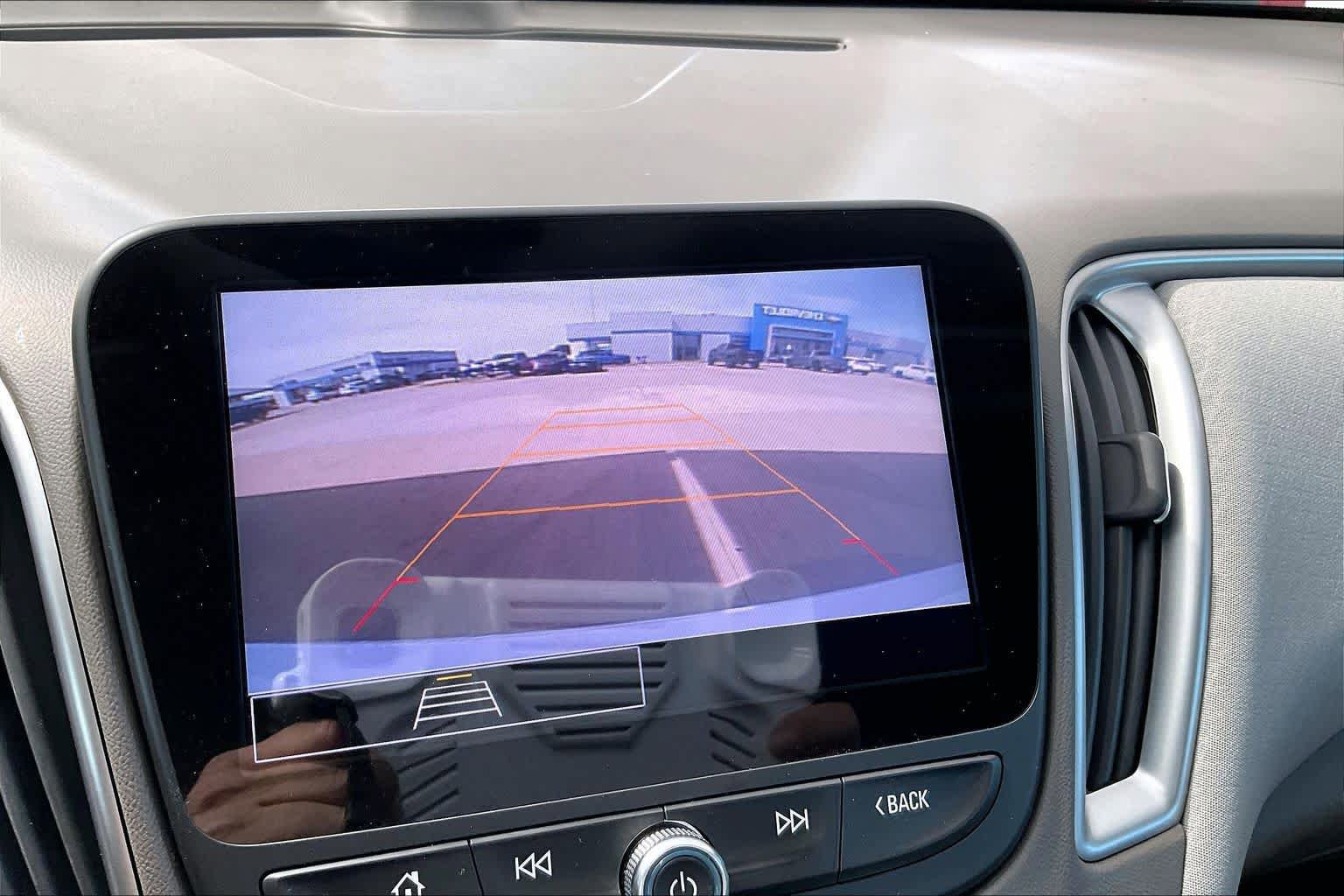 Used 2021 Chevrolet Malibu LS FWD image 26