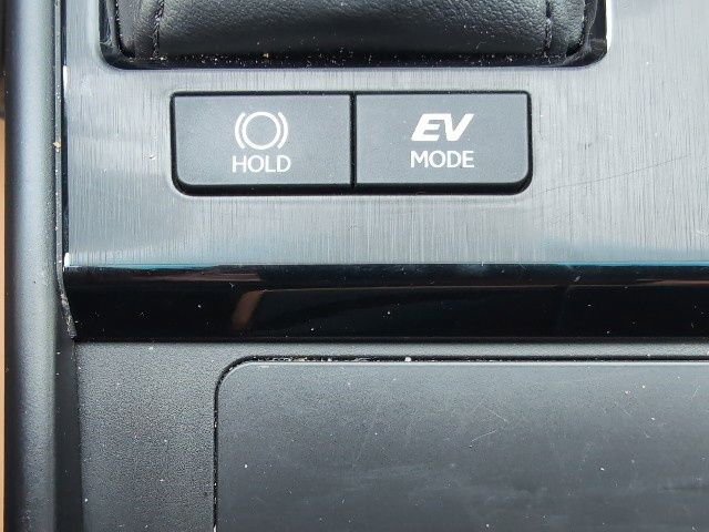 Certified 2023 Lexus ES 300h w/ Premium Package image 18