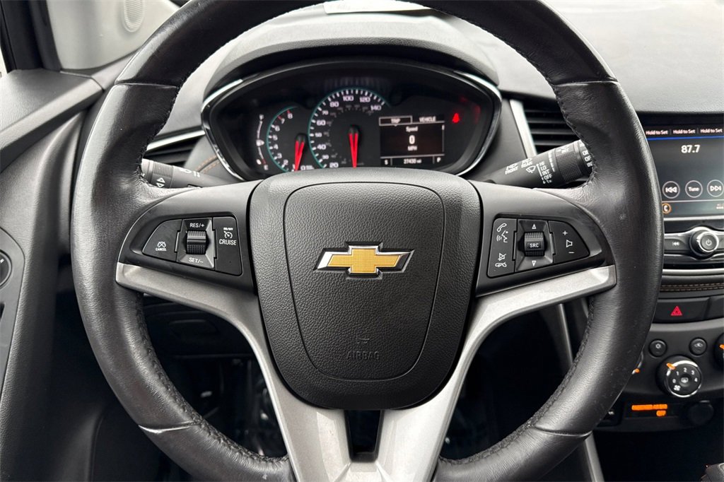 Used 2022 Chevrolet Trax LT w/ Midnight Edition image 31