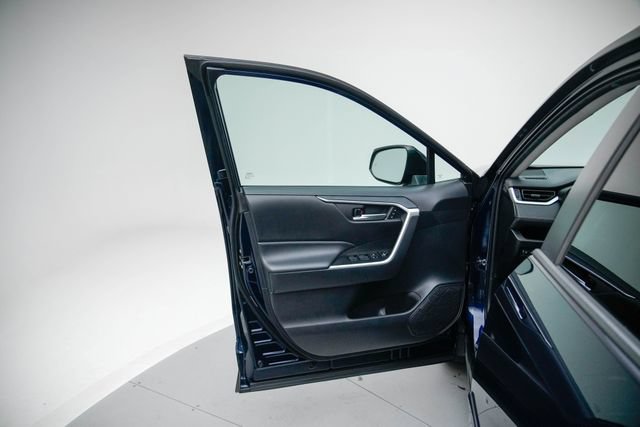 Used 2021 Toyota RAV4 XLE Premium AWD/4WD image 10