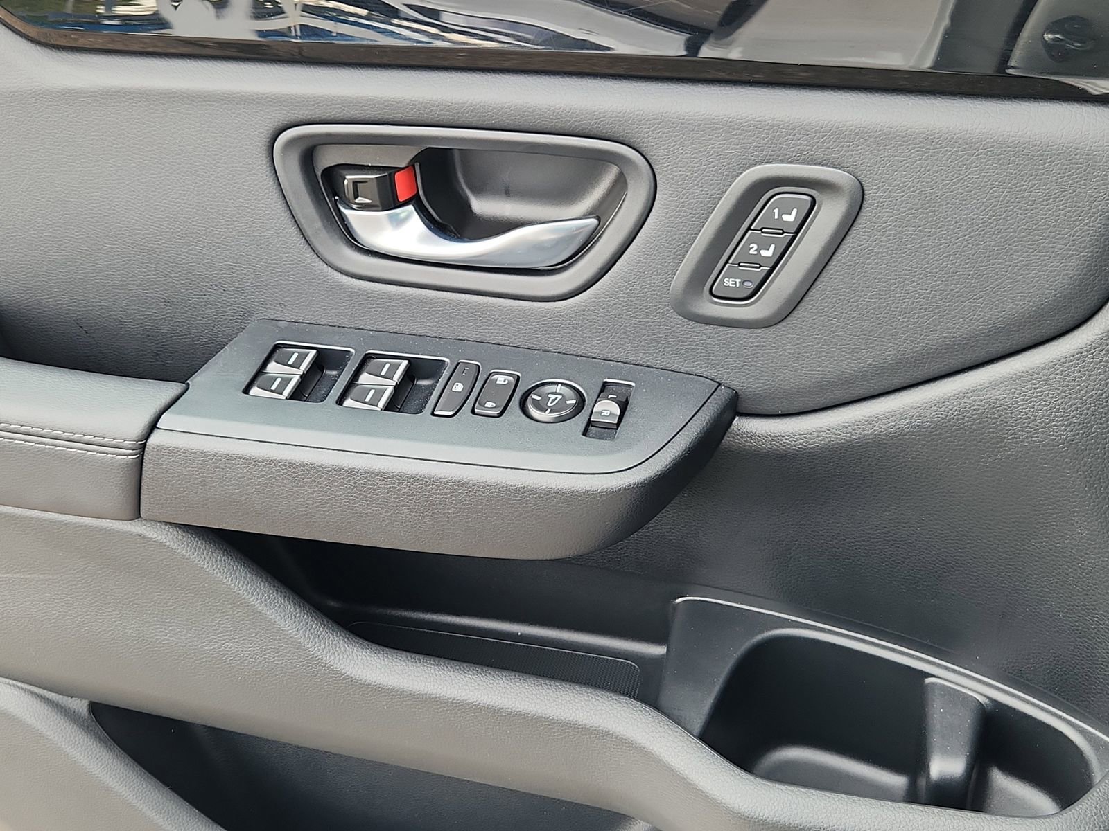 Certified 2025 Honda Pilot EX-L image 9