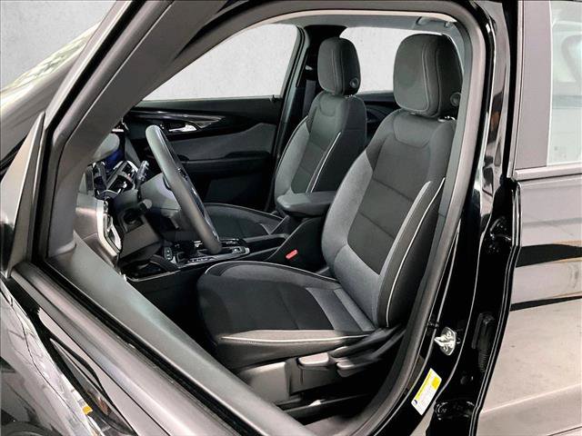 Used 2025 Chevrolet TrailBlazer LS FWD image 27