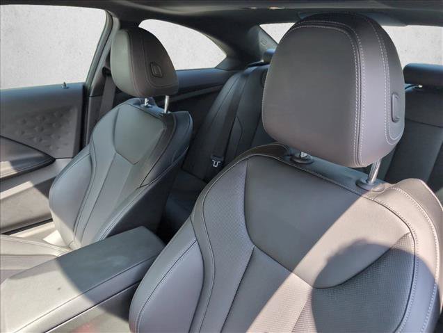 Used 2025 BMW 230i Coupe w/ M Sport Package RWD image 11