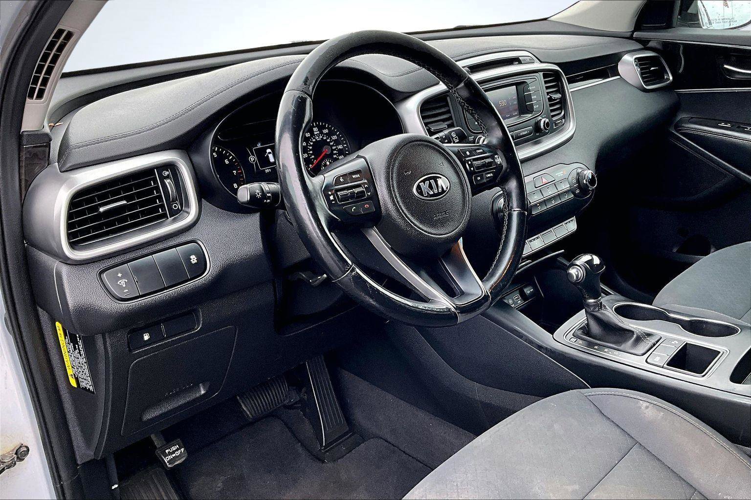 Used 2016 Kia Sorento LX w/ LX Convenience Package image 15