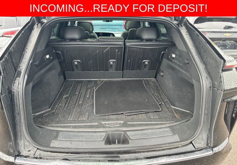 Used 2024 Cadillac Lyriq Luxury w/ LPO, Floor Liner Package AWD/4WD image 9