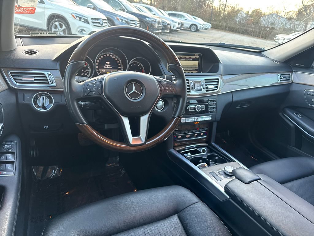 Used 2014 Mercedes-Benz E 350 Sedan image 22