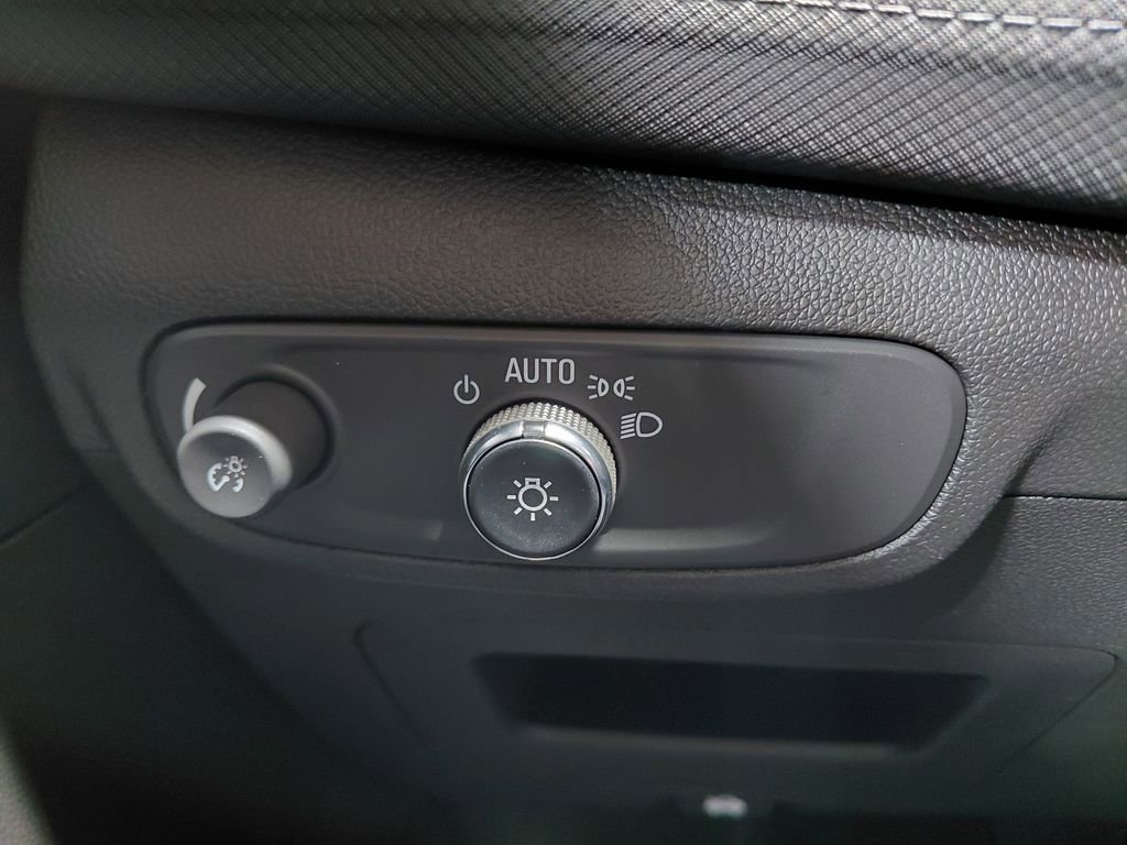 Used 2025 Chevrolet TrailBlazer LT FWD image 29