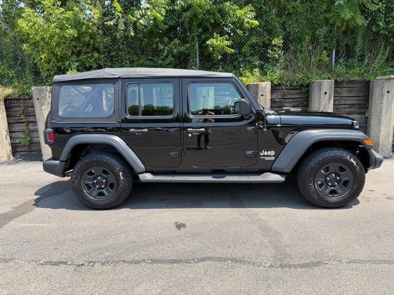 Used 2018 Jeep Wrangler Unlimited Sport AWD/4WD image 8