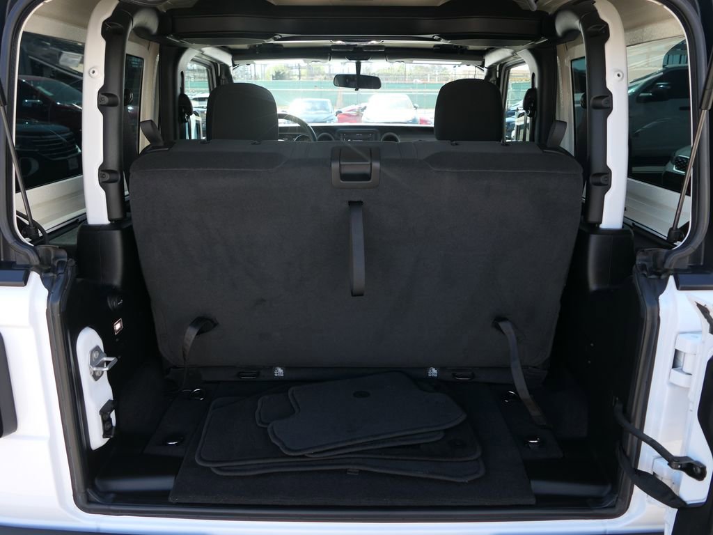 Used 2022 Jeep Wrangler Sport S image 22