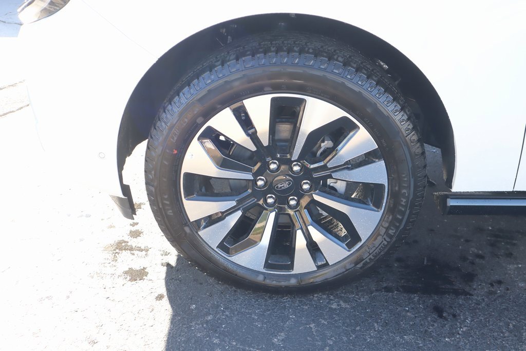 New 2025 Ford Expedition Platinum w/ Driver's Package image 20