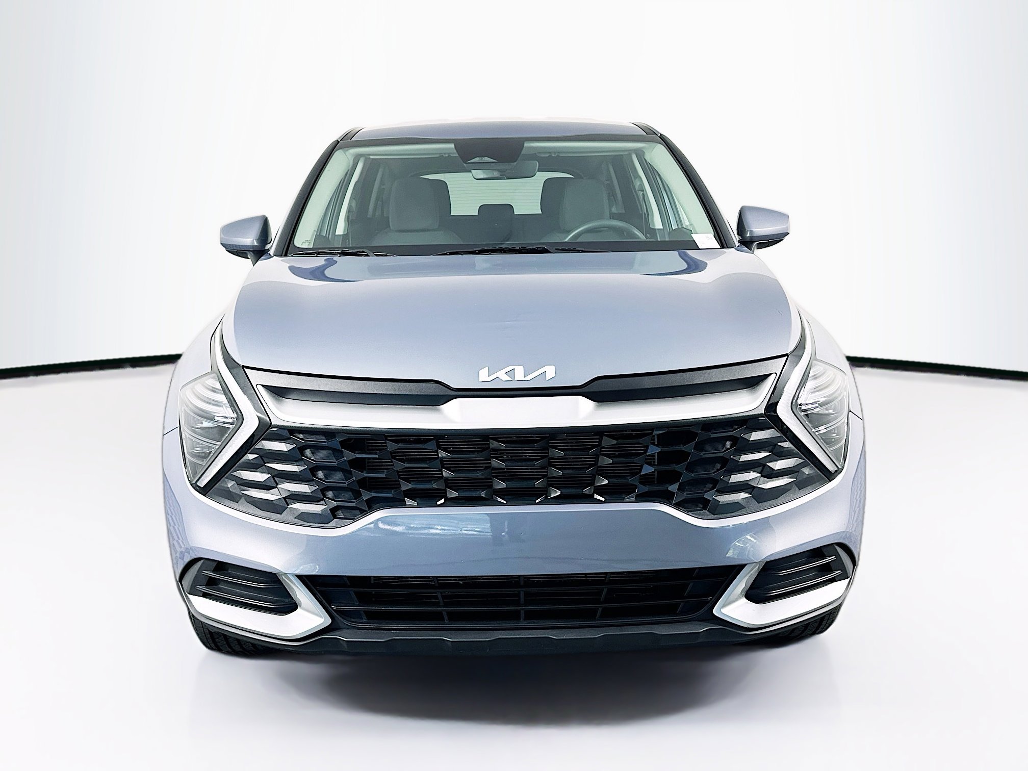 Used 2025 Kia Sportage LX image 2