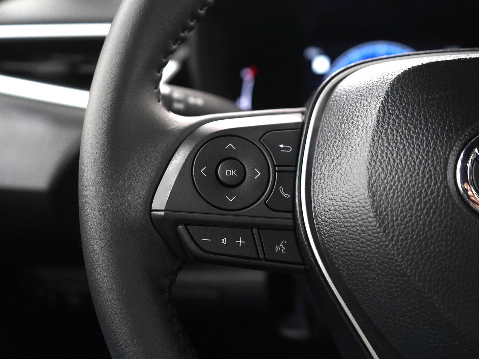 Used 2025 Toyota Corolla SE image 24