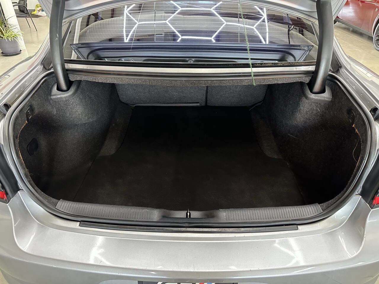 Used 2015 Dodge Charger SE image 8