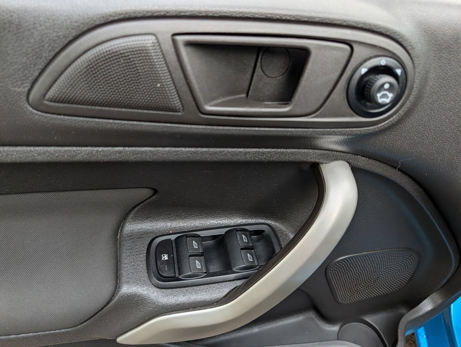 Used 2012 Ford Fiesta SE FWD image 21