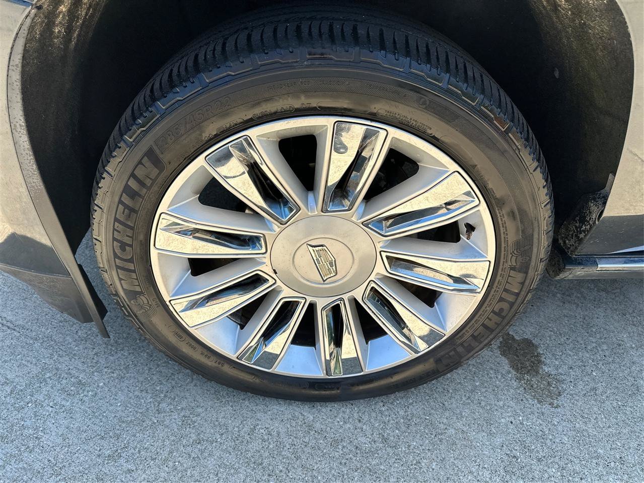Used 2019 Cadillac Escalade ESV Platinum AWD/4WD image 31