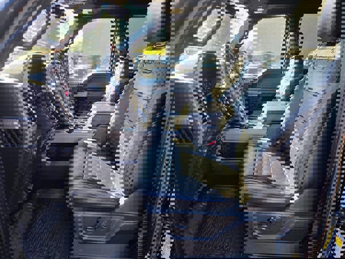 Used 2017 Ford F150 Raptor w/ Equipment Group 802A Luxury image 16