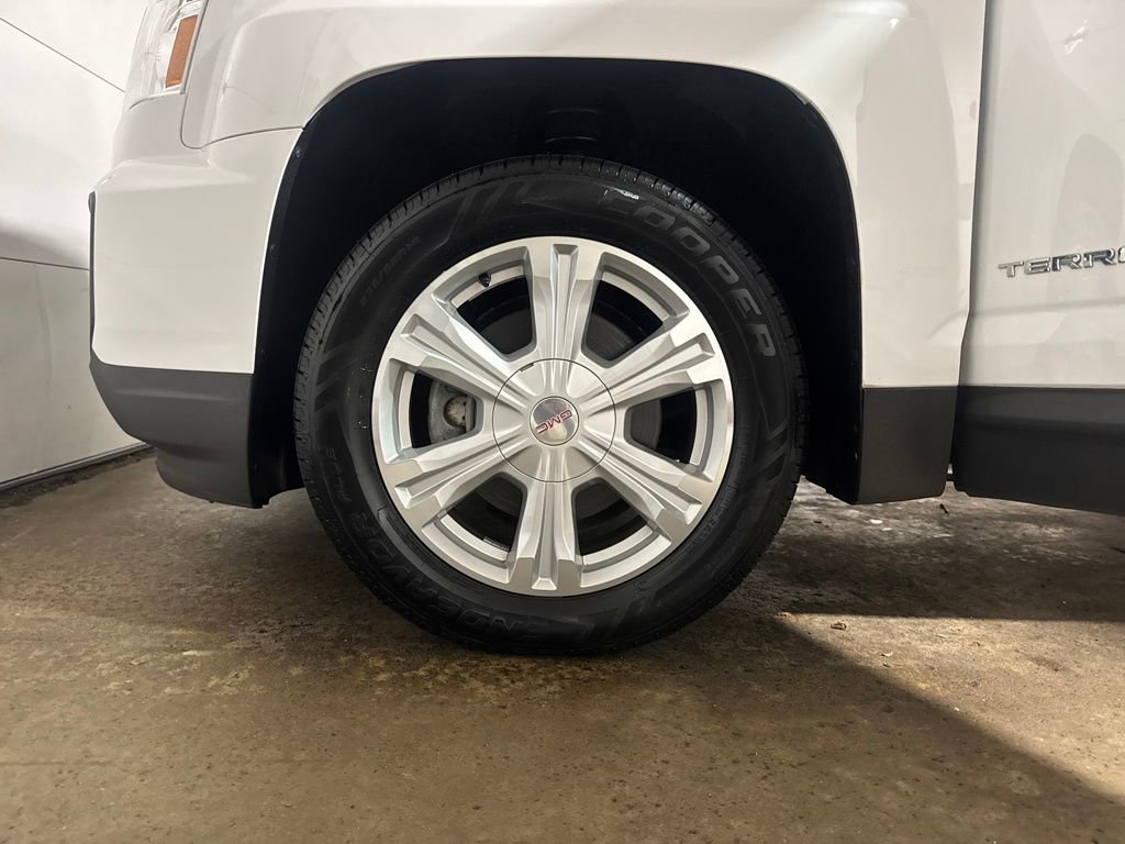 Used 2017 GMC Terrain SLE image 25