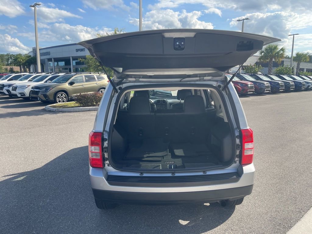 Used 2015 Jeep Patriot Latitude FWD image 25