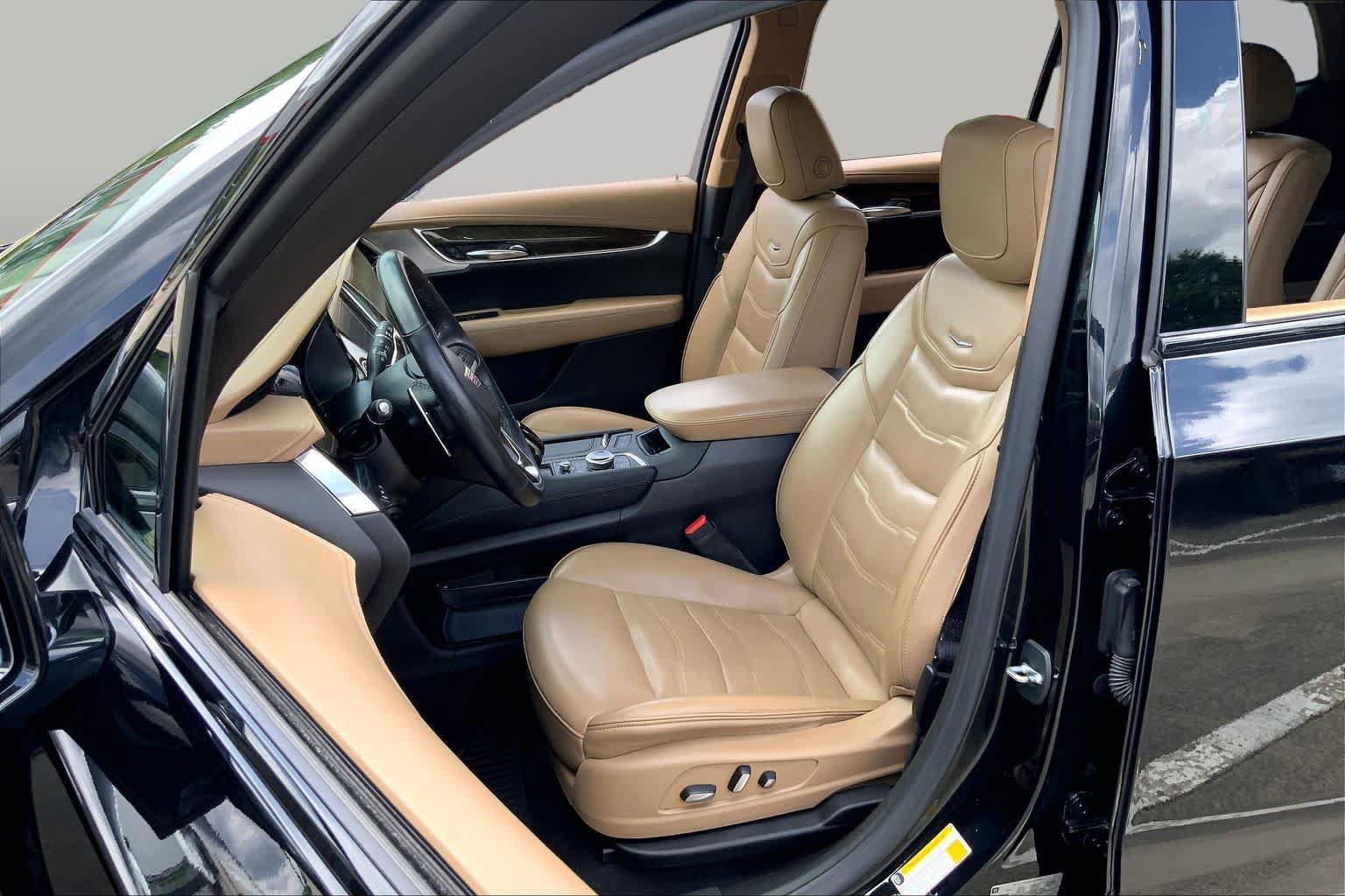 Used 2020 Cadillac XT6 Sport w/ Platinum Package AWD/4WD image 8