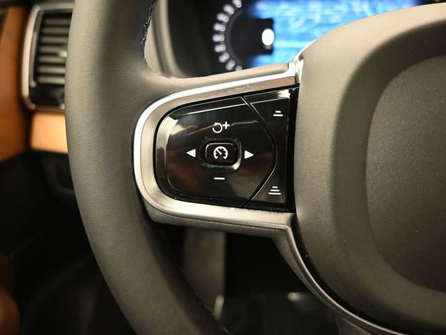 Used 2023 Volvo XC90 B5 Plus w/ Protection Package Premier image 23