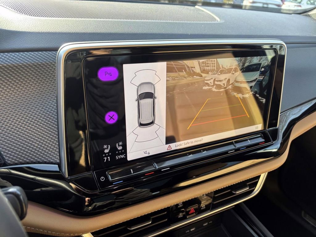 Used 2024 Volkswagen Atlas Cross Sport SEL R-Line image 20