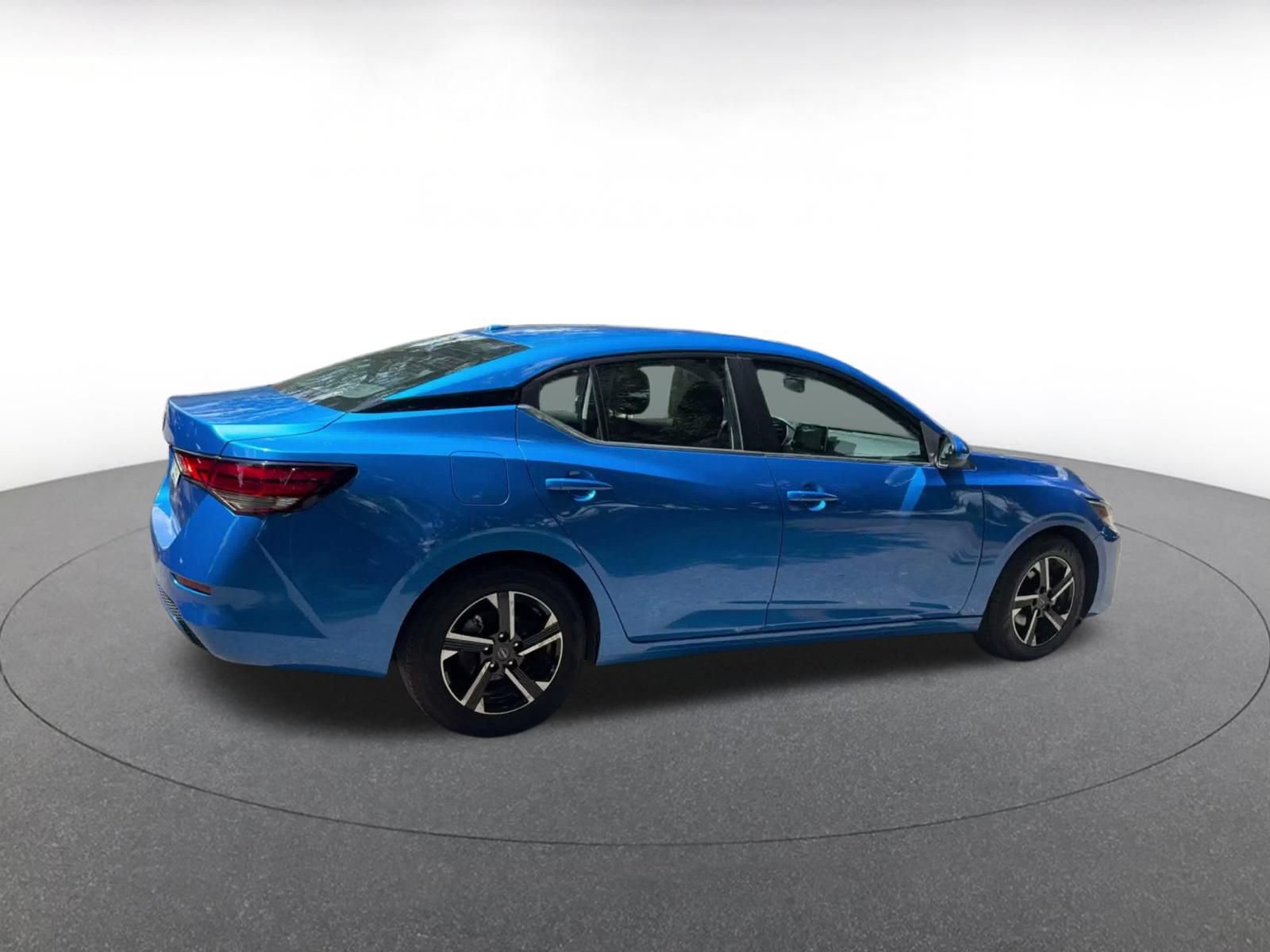 Used 2025 Nissan Sentra SV FWD image 14
