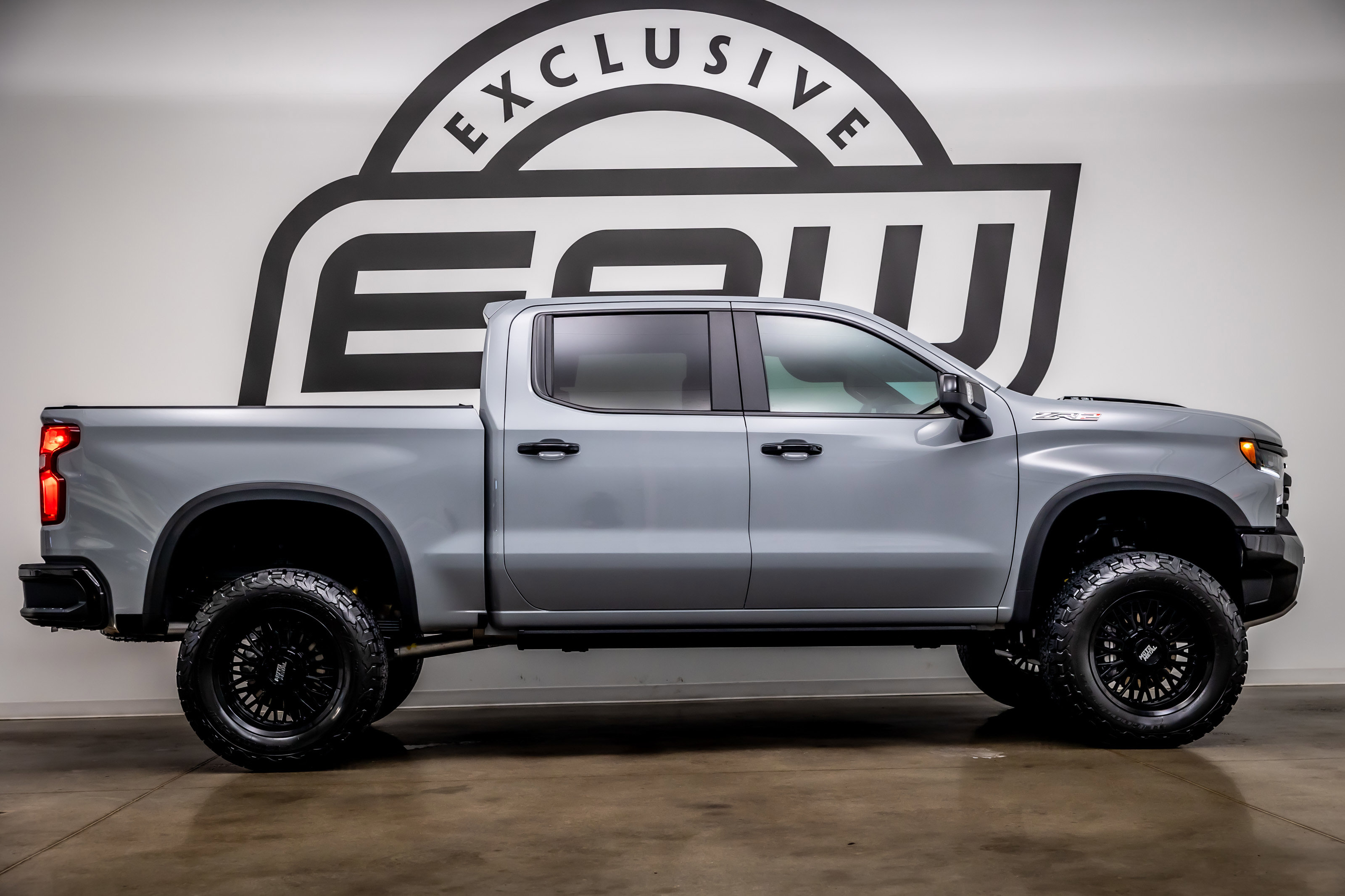 Used 2025 Chevrolet Silverado 1500 ZR2 w/ Technology Package image 8