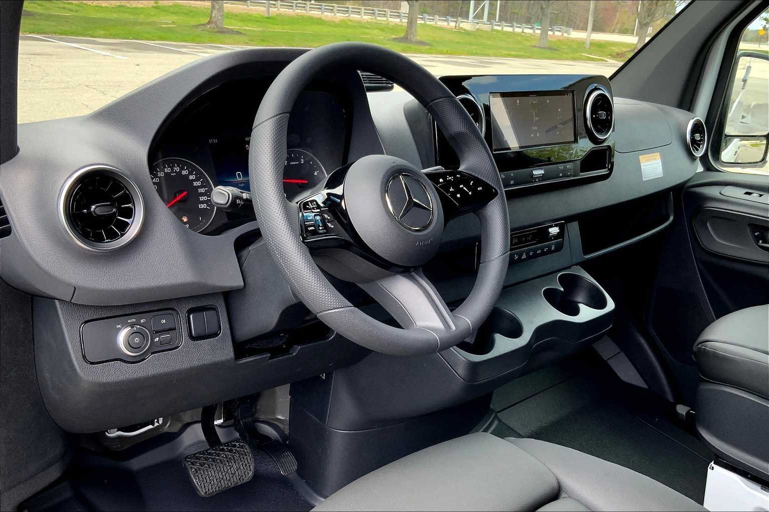 Certified 2025 Mercedes-Benz Sprinter 2500 image 9