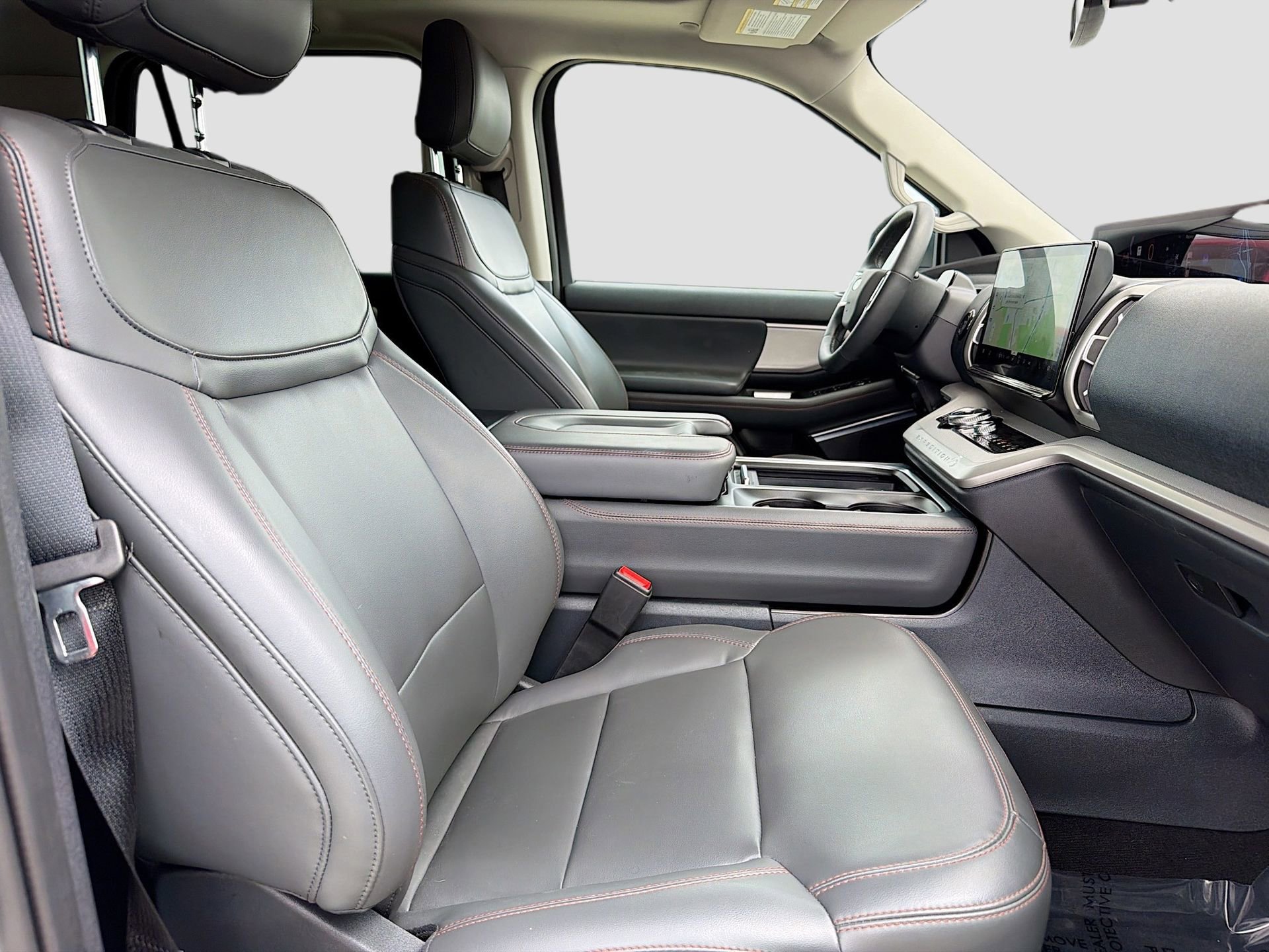 Used 2025 Ford Expedition Active AWD/4WD image 36
