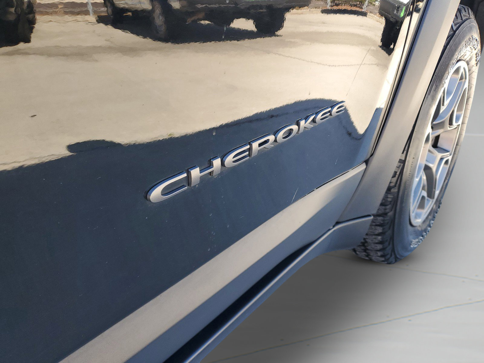 Used 2020 Jeep Cherokee Trailhawk w/ Cold Weather Group image 7