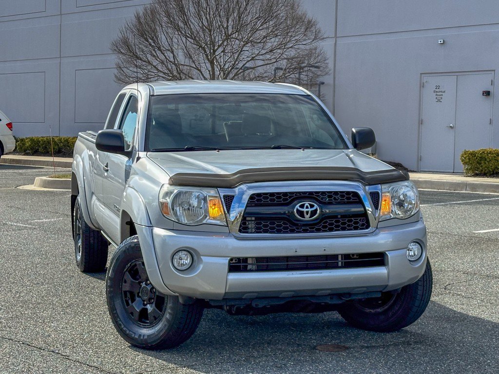 Used 2011 Toyota Tacoma w/ SR5 Pkg #2 image 9