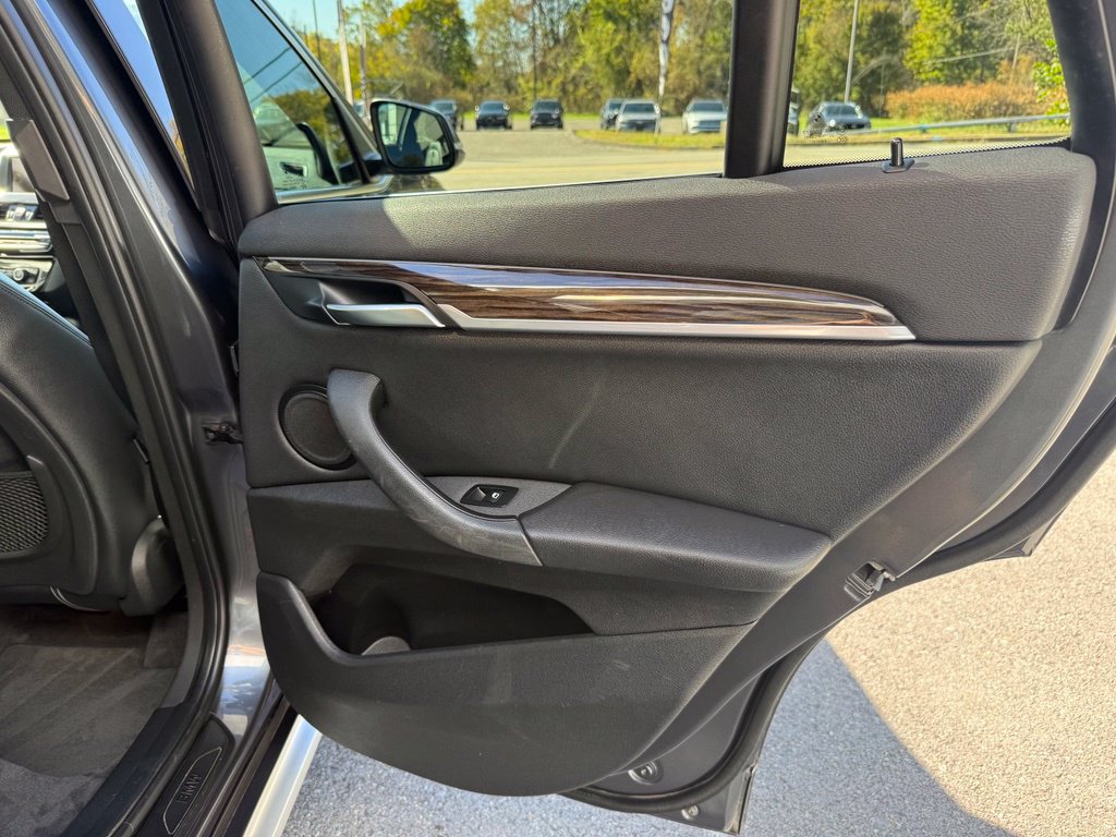 Used 2016 BMW X1 xDrive28i AWD/4WD image 27
