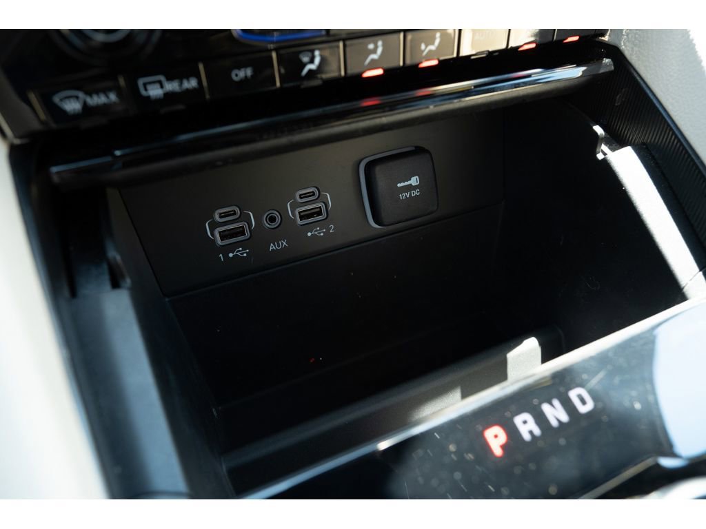 Used 2024 Jeep Grand Cherokee Limited RWD image 28